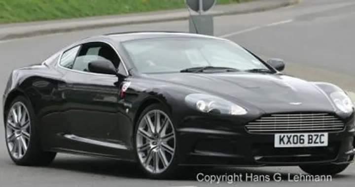 Aston Martin DBRS 9 - foto spia