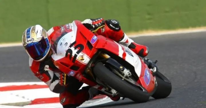Scatto in Corsa: Ducati 999S a Vallelunga