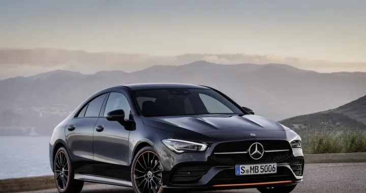 Mercedes CLA Coupé: rivoluzione di stile e tecnologia