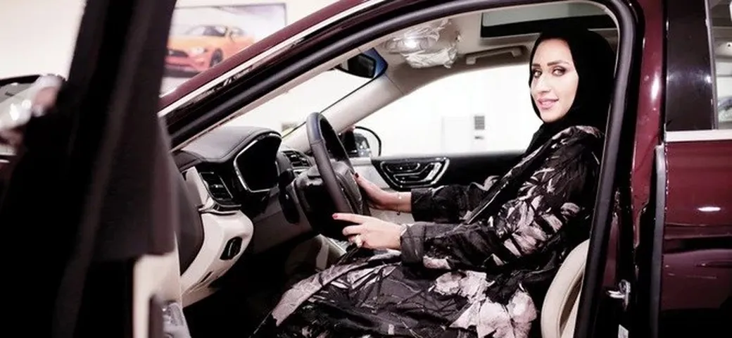 Arabia Saudita: da oggi le donne possono guidare