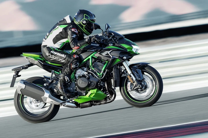 Kawasaki Z H2 SE 2021, la Supernaked sovralimentata affila gli artigli