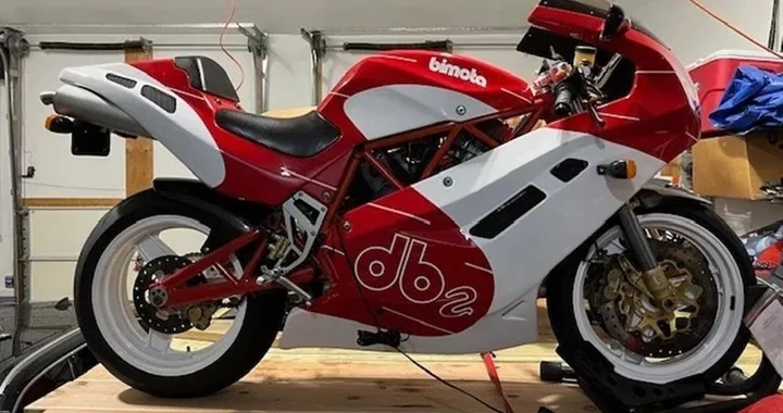 Solo 408 esemplari al mondo: la Bimota DB2 del '93 cerca casa
