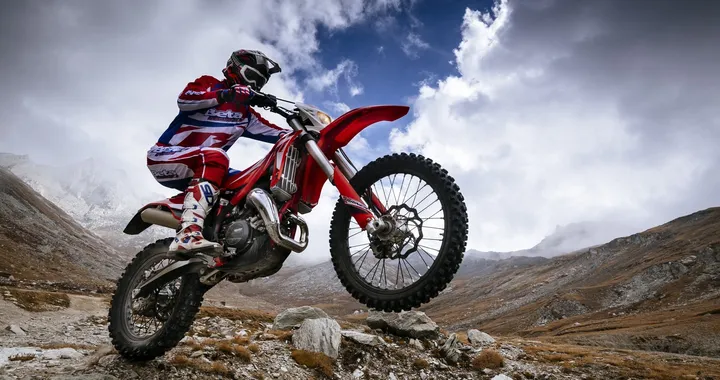 Beta Xtrainer 300 MY 2018