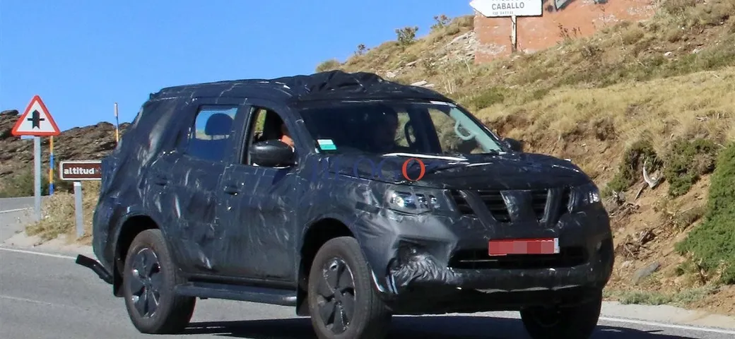 SUV Nissan Navara: nuove foto spia