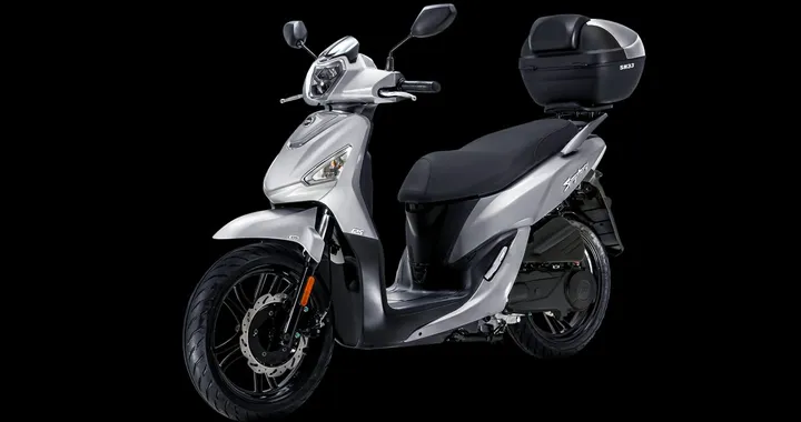 SYM Symphony 125i MY26: nuovo cruscotto e parabrezza, prezzo da 2.499 euro