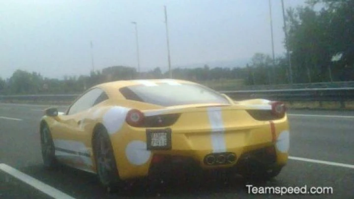 Ferrari 458 Italia: nuova foto spia su strada