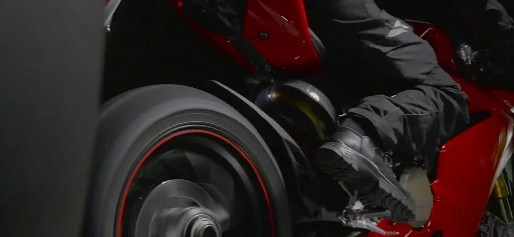Ducati Performance exhaust systems by Akrapovič