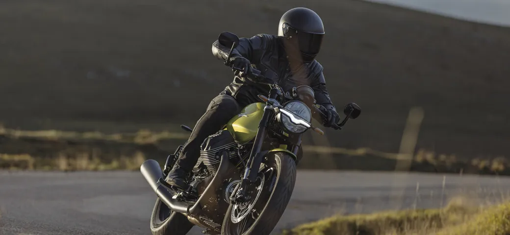 Moto Guzzi V7 Sport 2025: disponibilità e prezzo di lancio dell'attesa icona rinnovata