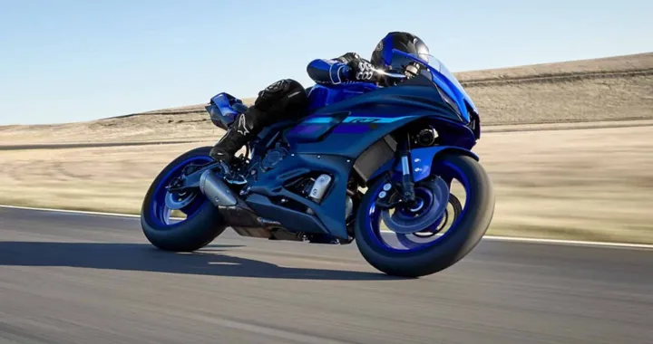 Yamaha rilancia la sfida: ecco la YZF R7 2026, tra pista e strada