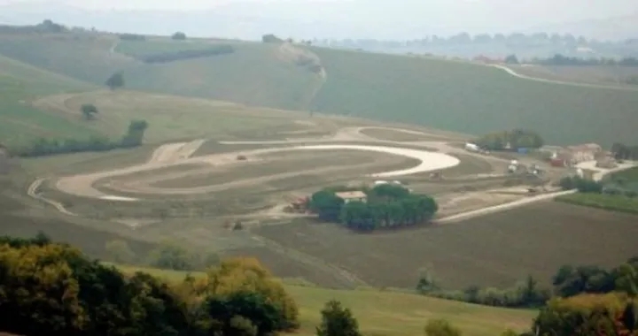 Troppo rumore alla 'Biscia', i vicini citano Valentino Rossi in giudizio per abuso edilizio
