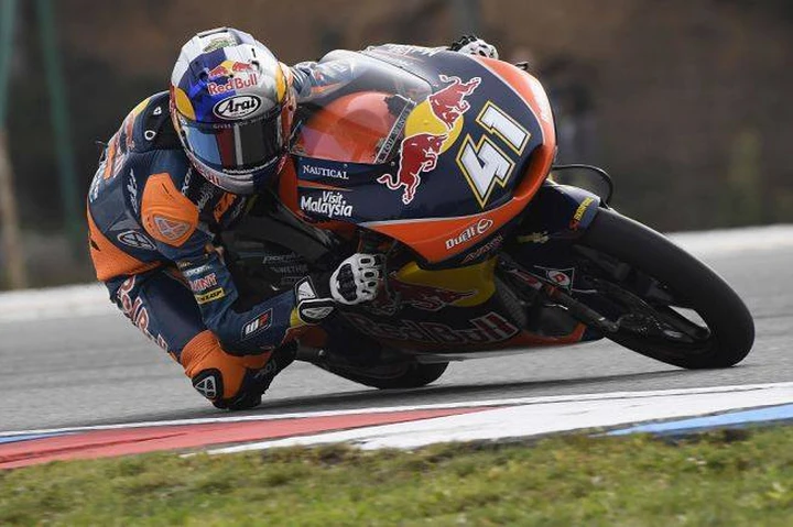 Moto3, sberla finale di Binder “alieno” davanti al rookie Mir! Migno (a podio), Bastianini, Di Giannantonio super!