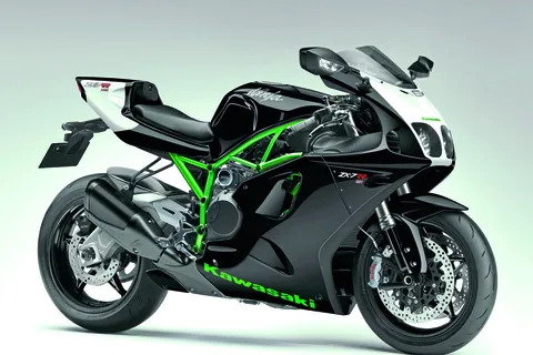 La Kawasaki ZX-7R rinasce sulle 