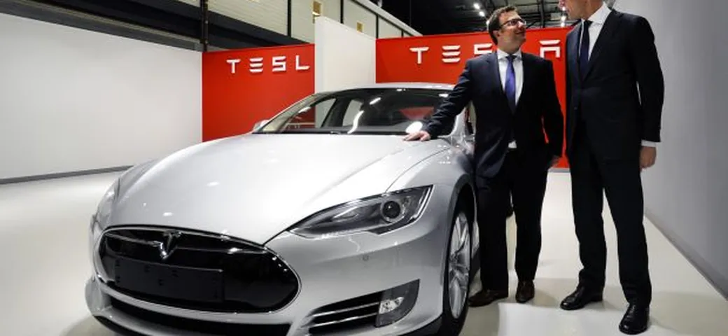 Tesla Model S: a breve arriverà l'accensione tramite smartphone?