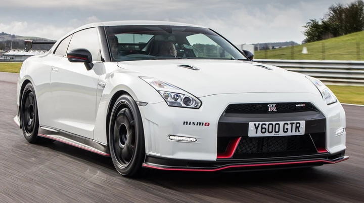 La Nissan GT-R è più veloce di un proiettile?
