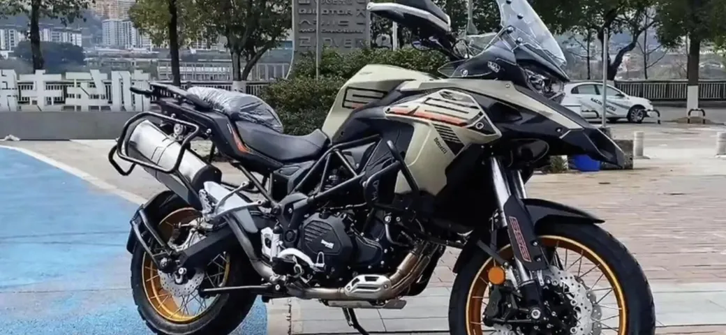 Benelli TRK 552 presentata in Cina
