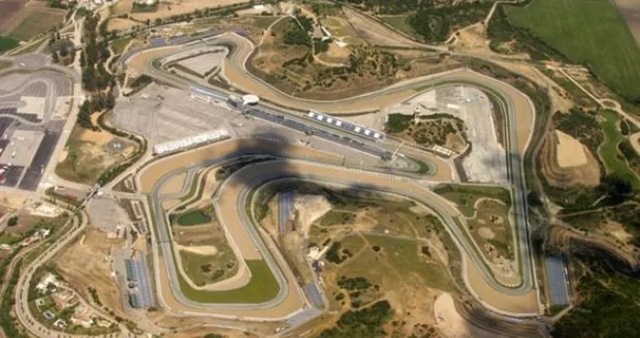 Motomondiale  "drogato". Quattro GP in Spagna. La Dorna fa e disfa. E l'Italia paga il conto