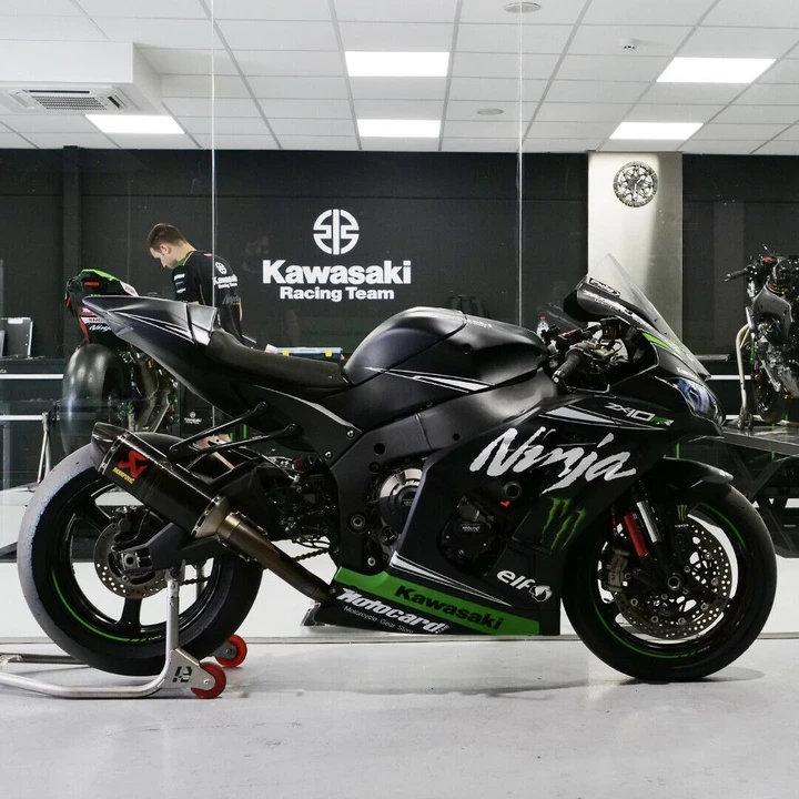 Jonathan Rea mette all'asta la sua Kawasaki ZX-10RR MY 2016 da allenamento
