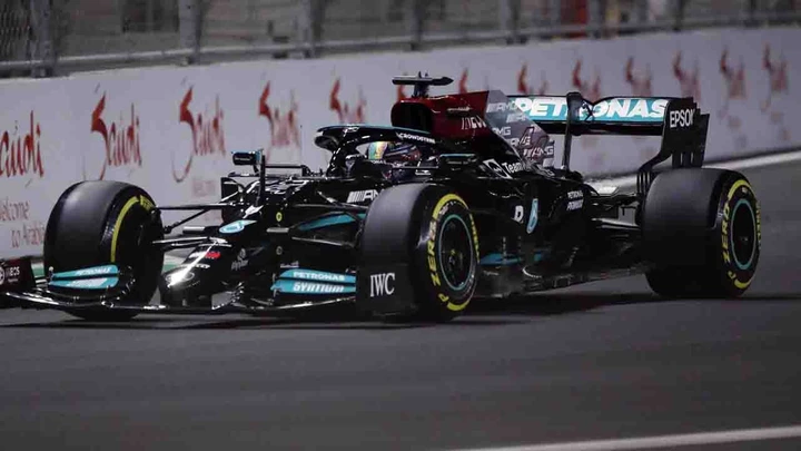 F1, GP Arabia 2021: a Hamilton la pole position, terzo Verstappen