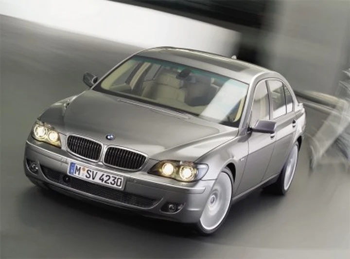 Bmw e i suoi propositi di alleanza con PSA e Mercedes