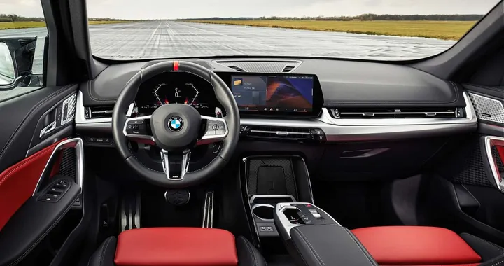 BMW X1, il nuovo tecnologico abitacolo: salto di qualità