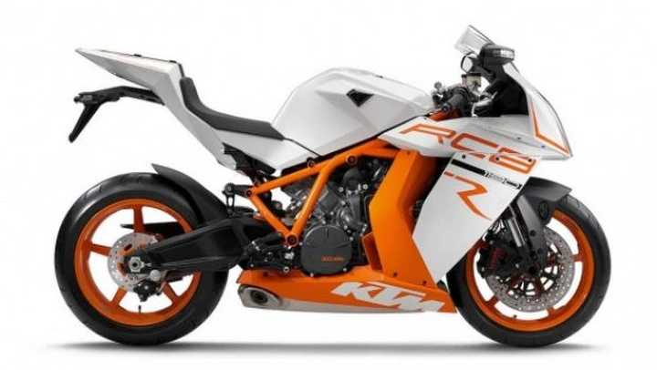 Nuovo listino KTM 2011: 125 Duke a 3.890 euro