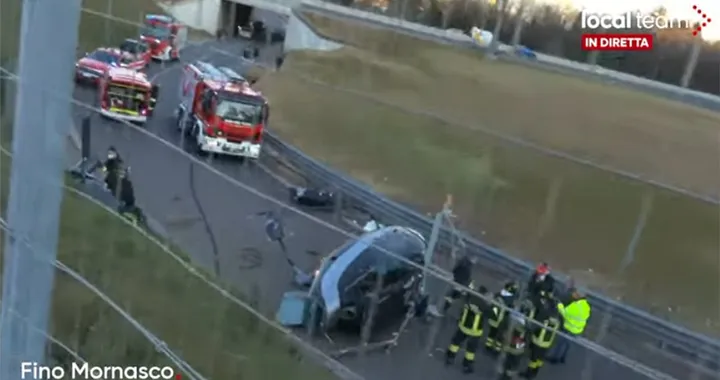 Elicottero precipita sull’autostrada A9: sfiorata tragedia [Video]