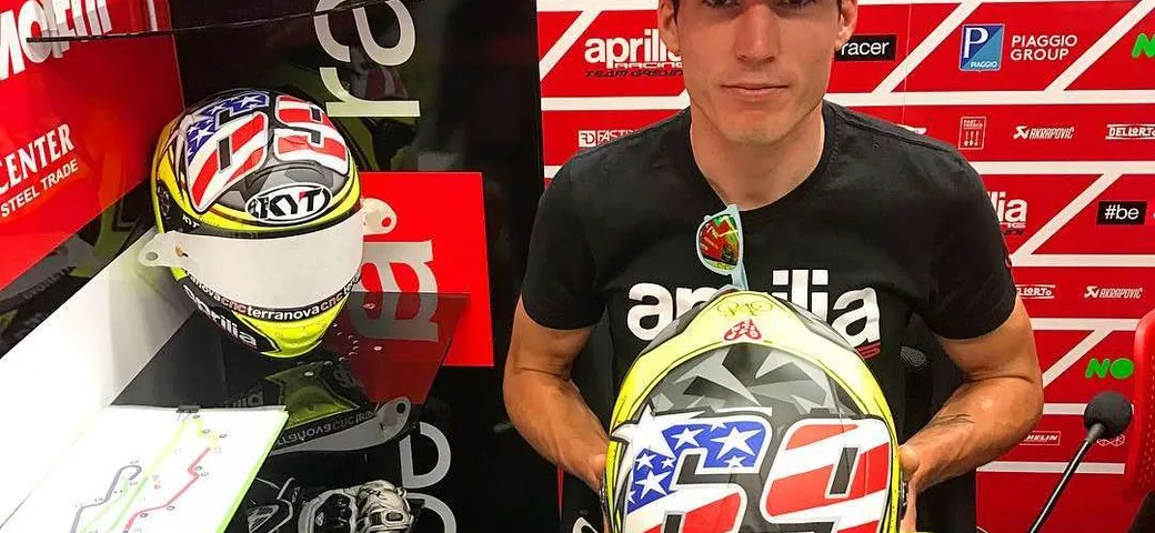Mugello: il casco di Aleix Espargaro dedicato a Nicky Hayden