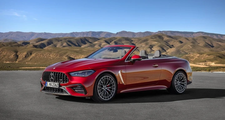 Mercedes AMG CLE 53 Cabrio: eleganza e potenza in versione cabrio