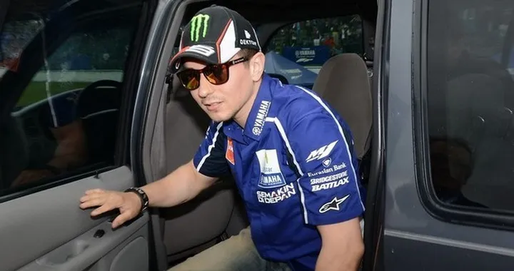 MotoGP 2015: Jorge Lorenzo rinnova con Yamaha per un solo anno