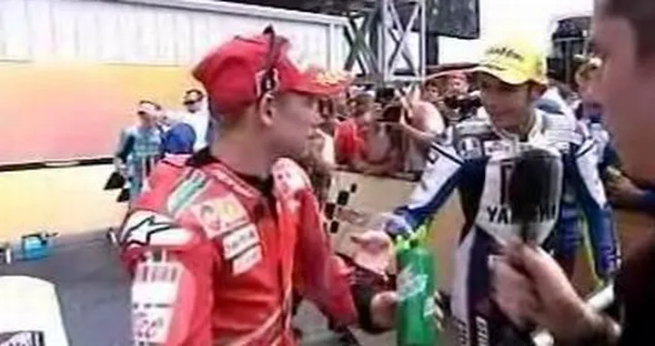 Laguna Seca Stoner vs Rossi: il video del parco chiuso
