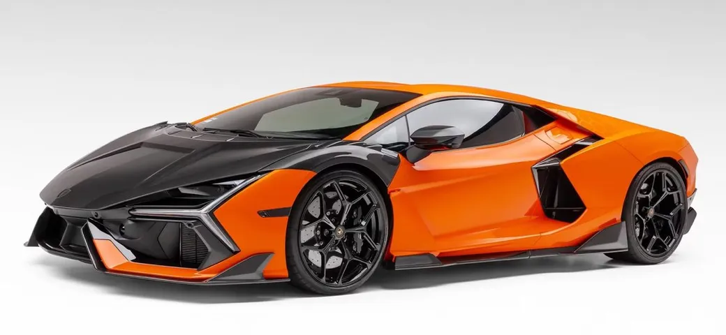 Lamborghini Revuelto Vorsteiner: con il kit in carbonio ti puoi comprare una seconda auto!