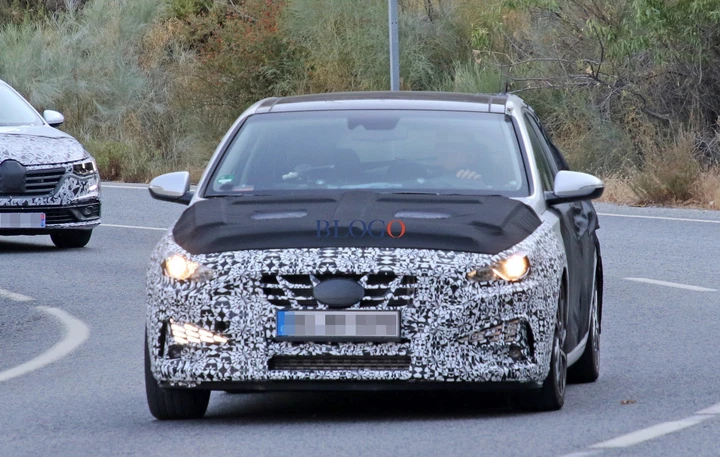 Hyundai i30: foto spia del facelift