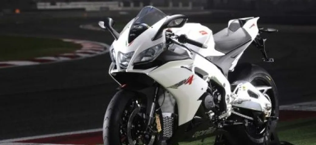 Aprilia RSV4 R 2010 svelata ad Imola