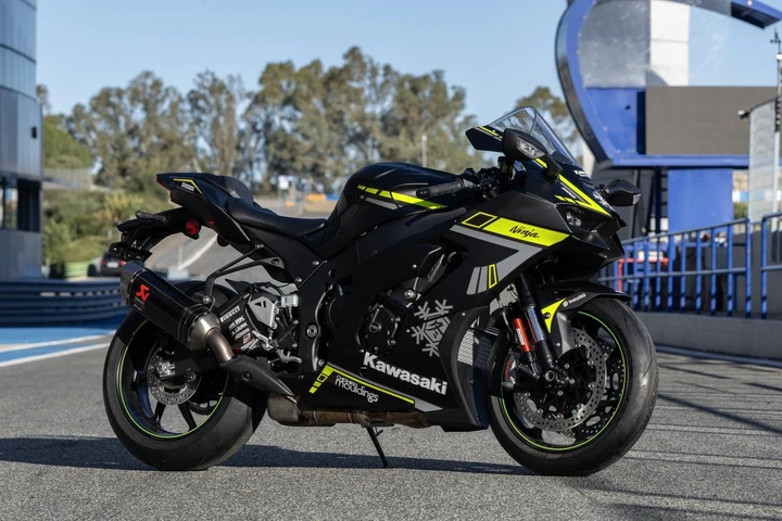 Kawasaki Ninja ZX-10RR Winter Test Edition