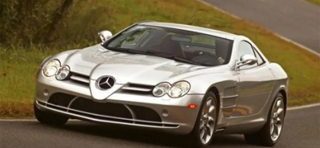 Mercedes richiama tre SLR per sostituire il parabrezza