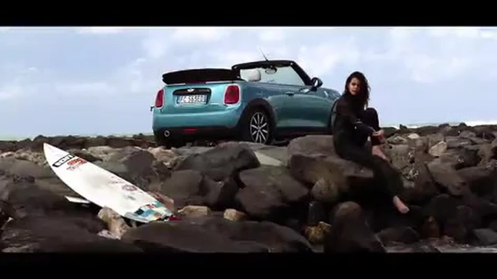 Mini Cabrio Vs Surf  - Trailer