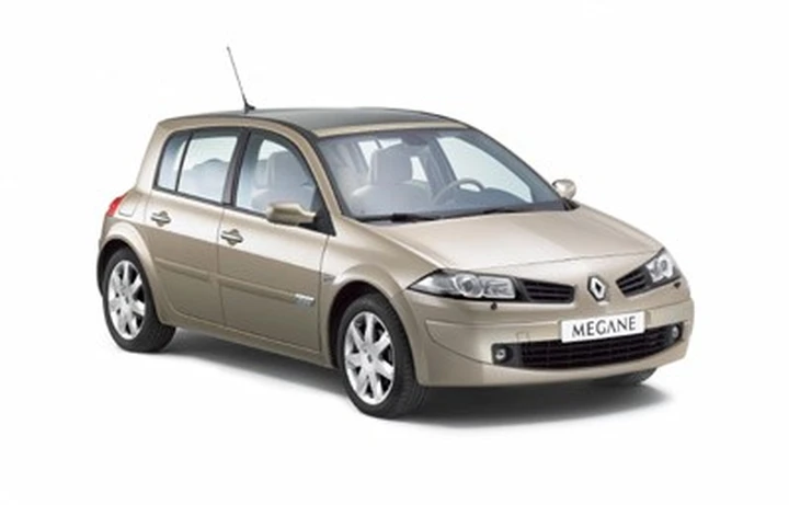 Nuovi motori e nuovi fari per la Renault Megane