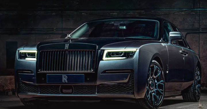 Rolls-Royce Ghost Black Badge: esclusività in nero