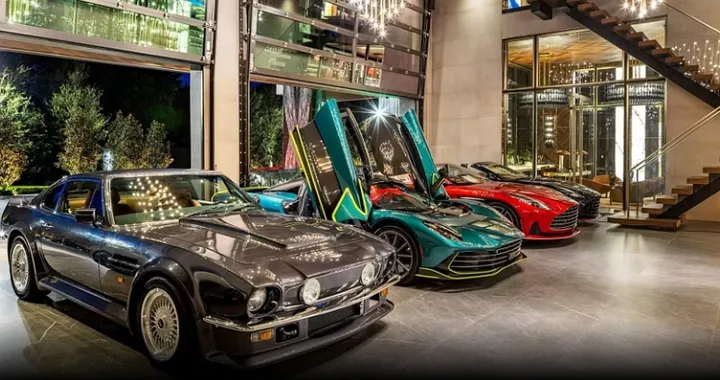 In vendita un'esclusiva villa da 85 milioni, comprese nel prezzo anche 4 Aston Martin