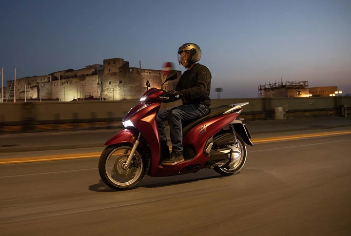 Honda SH350i, la prova su strada (VIDEO)