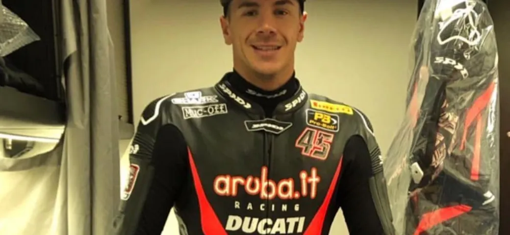 Scott Redding debutta a Valencia con la Ducati V4R WSBK