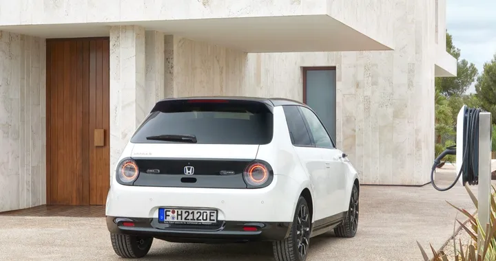 Honda punta solo sull’elettrico dal 2040, ma non mancano le critiche