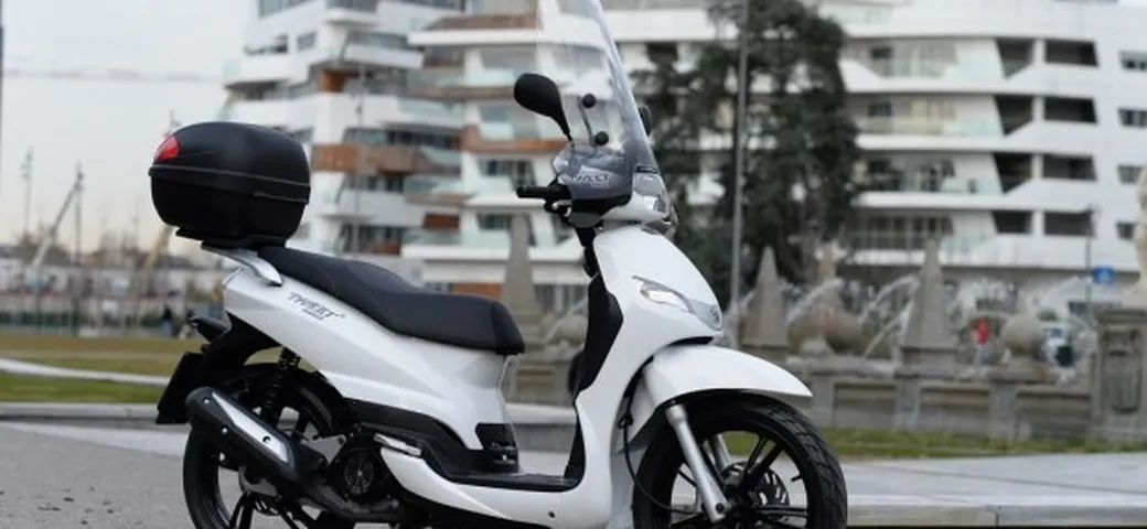 Peugeot Tweet2 50-125-150 2015: Prezzi e caratteristiche