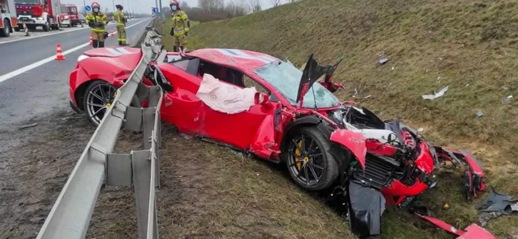 Ferrari 488 Pista completamente distrutta in un incidente in Polonia