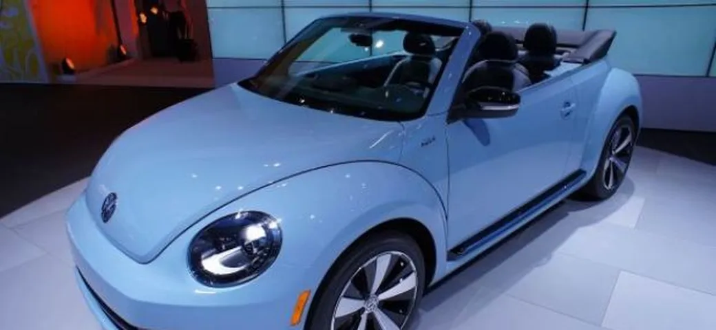 Volkswagen Maggiolino Cabriolet al salone di Los Angeles 2012