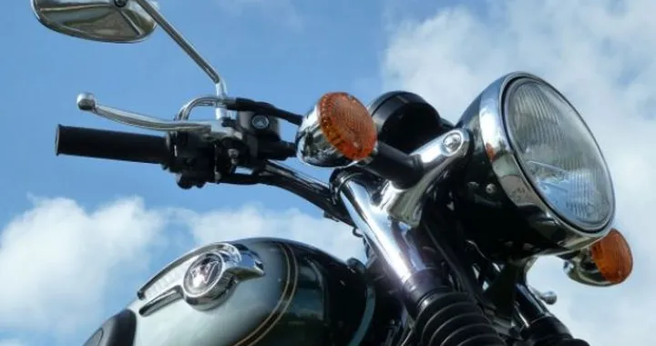 TEST Kawasaki W800: il piacere del vecchio stile