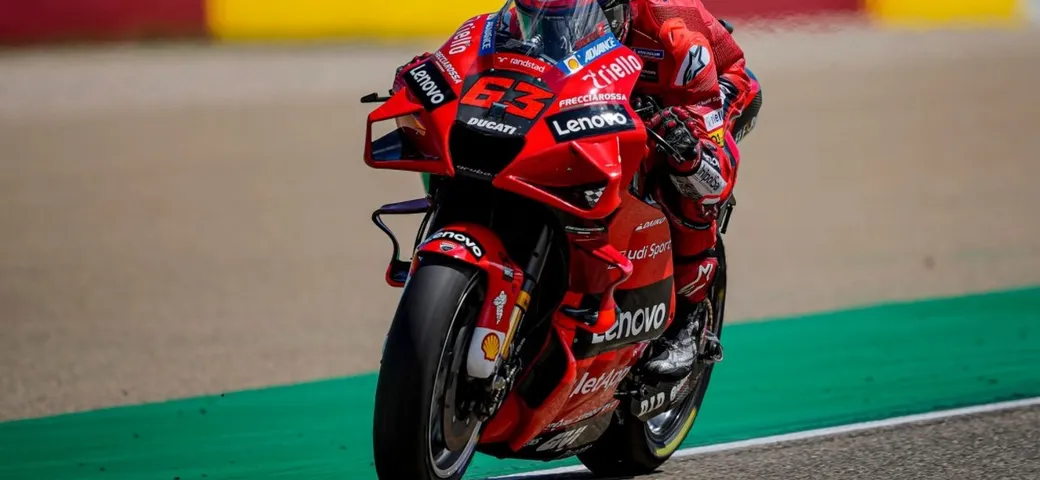 MotoGP, Misano 2 2021: quarta pole consecutiva per Bagnaia. In prima fila anche Luca Marini