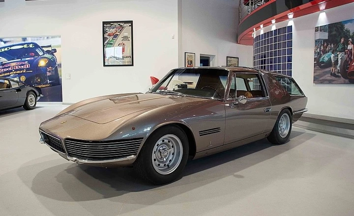 Ferrari 330 GT Vignale: la wagon è in vendita