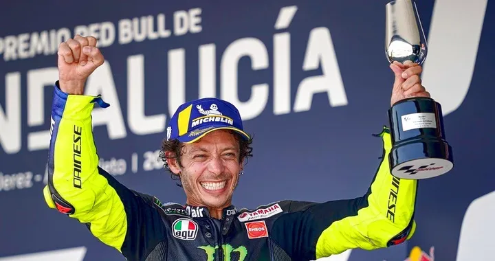 Rossi torna sul podio: "Yamaha deve aiutarmi"
