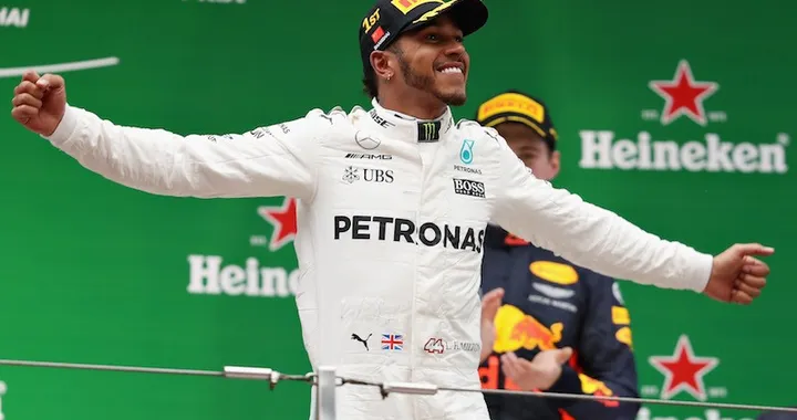 Gp Cina F1 2017: Hamilton risponde e trionfa, ma Vettel è secondo